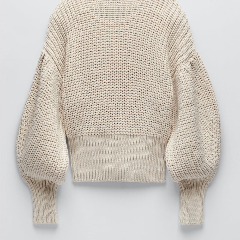Zara balloon sleeve knit sweater. Size S